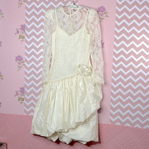 Joseph Ribkoff Dresses & Skirts - 🌷Joseph Ribkoff 🌷Vintage Lace Flower & Pearl Embroidery Trim Wedding Style Dress